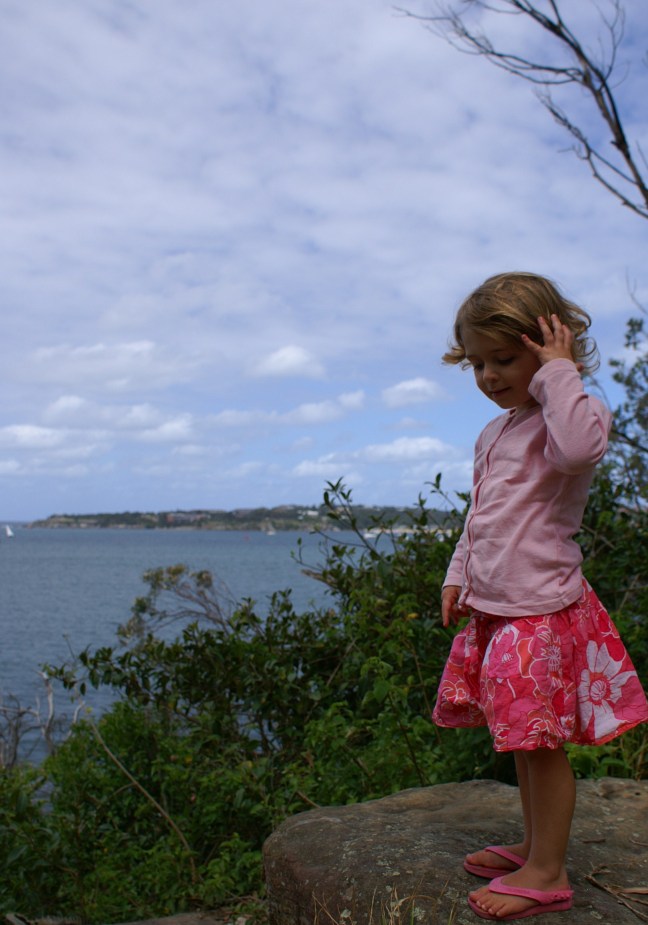 Scarlett plus friend